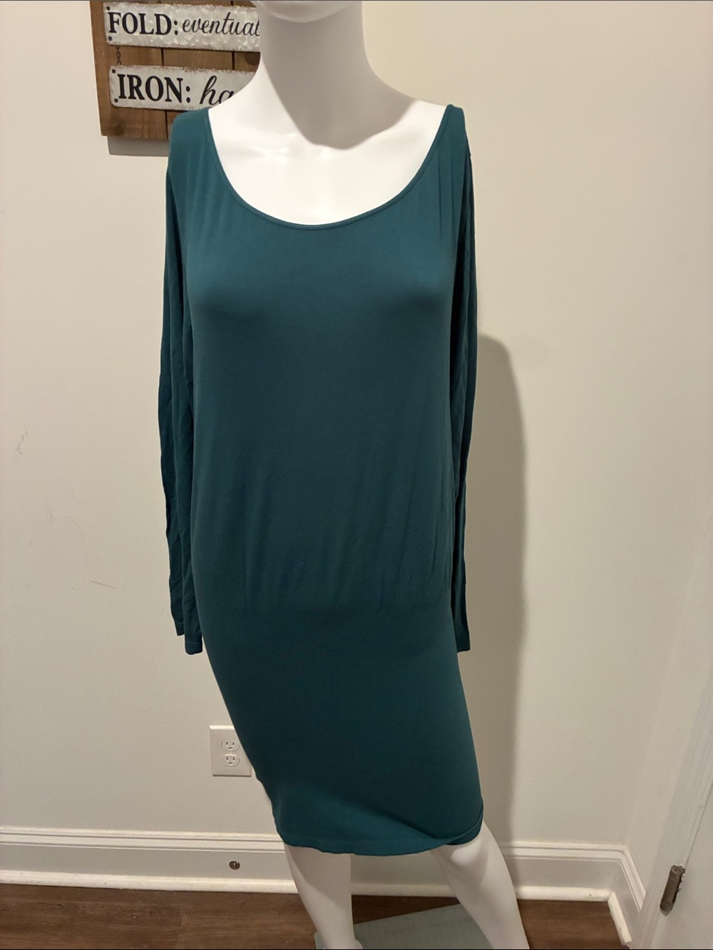 Women’s Long Sleeve Scoop Neck Dress in Teal